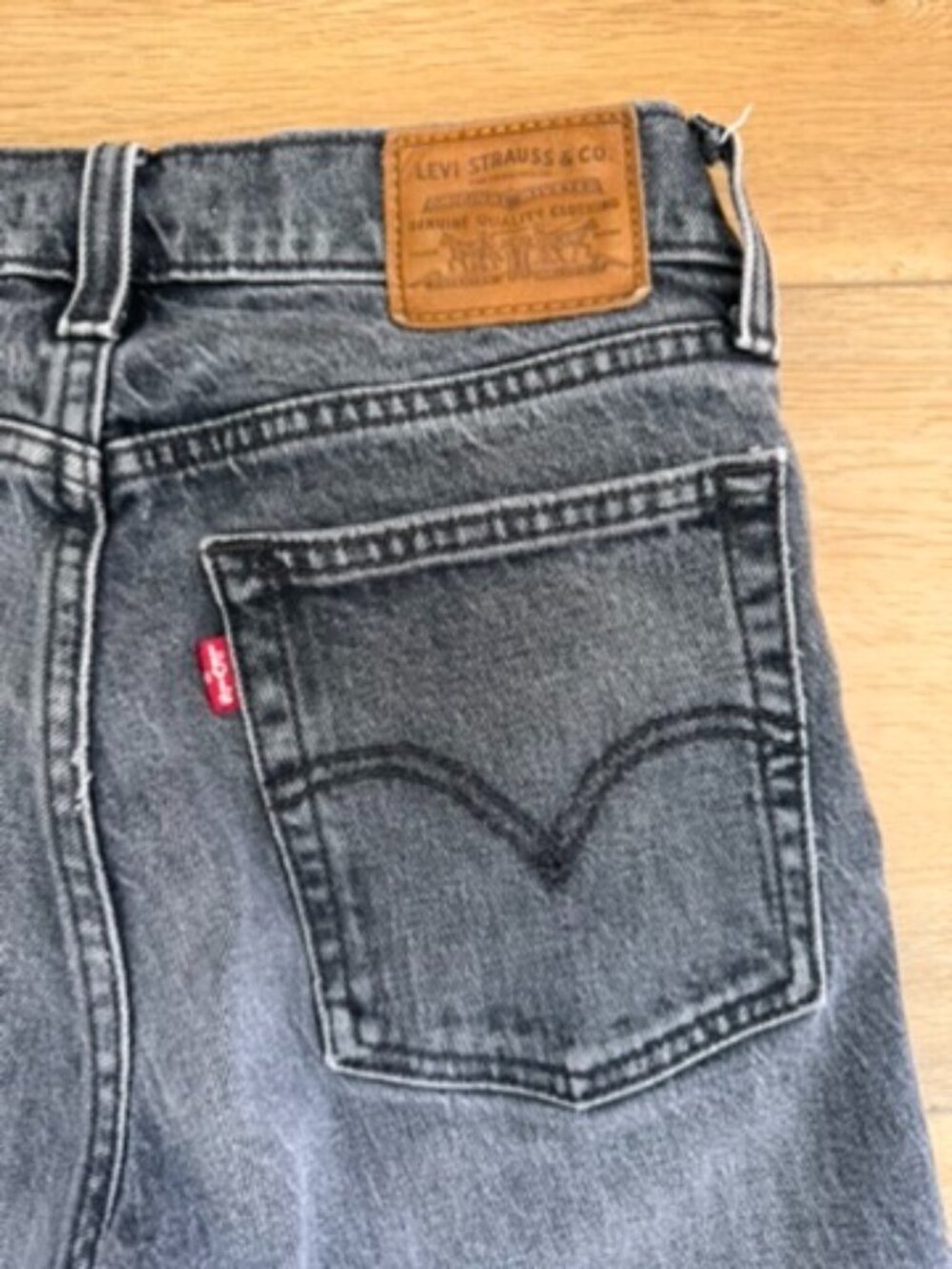 Levi's - Wedgie Jeans - Gray / Black Wash - 26